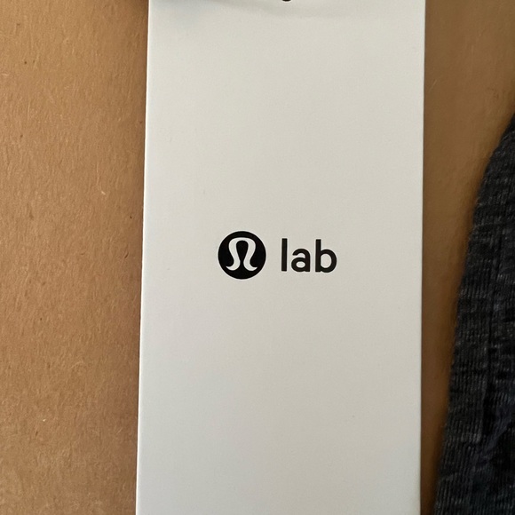 Lululemon Lab Men’s graphic t Shirt size Small NWT grey Cosmos - Picture 5 of 10